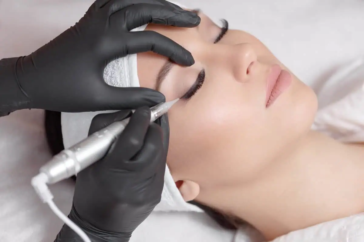 Permanent Makeup – Procedures, Uses, and Safety